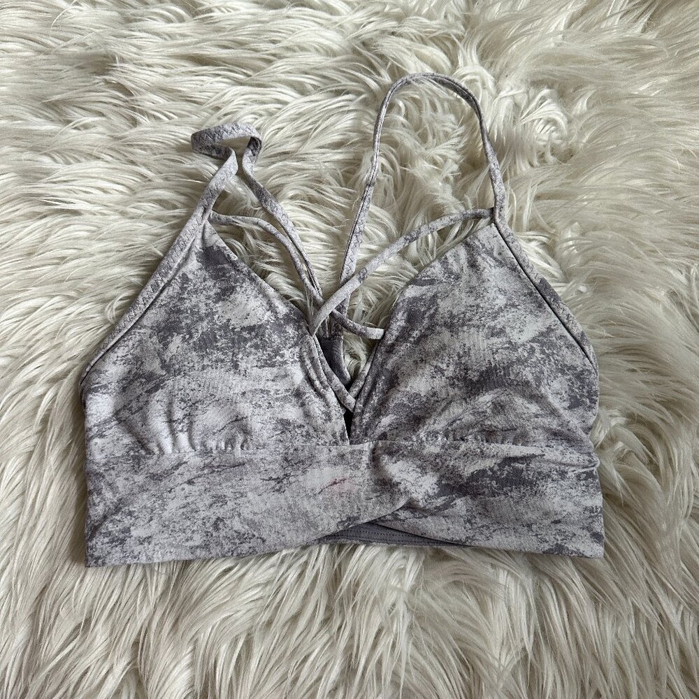 lululemon expand your limits bra size 6